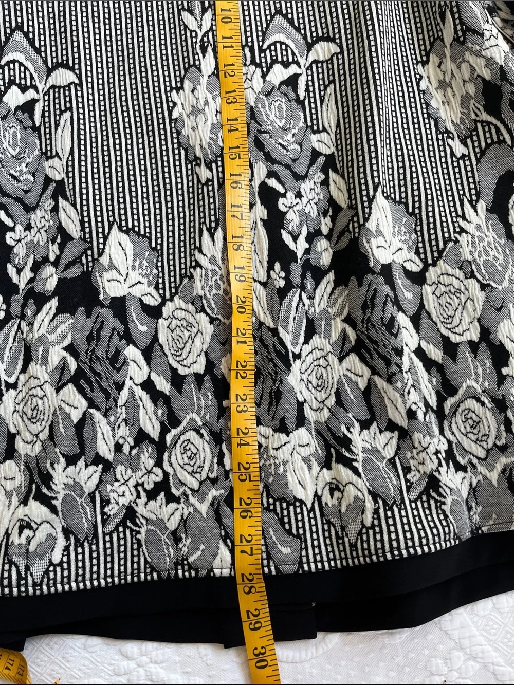 EUC Joseph Ribkoff Black and White Floral Jacket - Picture 5 of 7